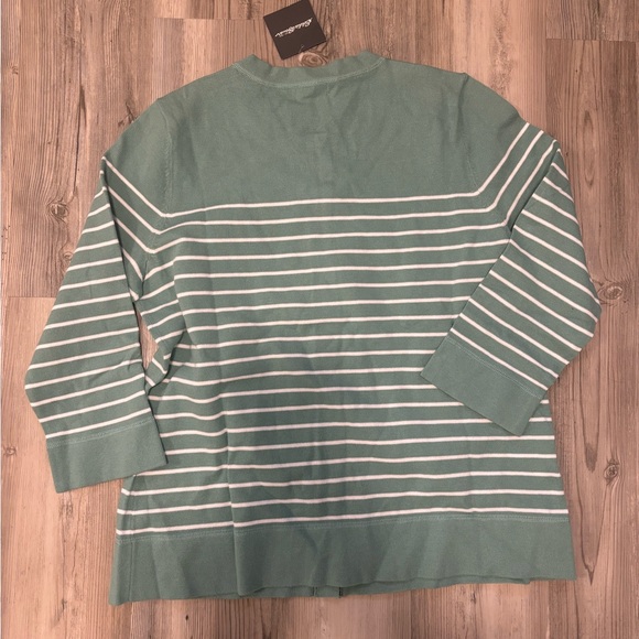 Eddie Bauer NWT Size Large Cardigan chest is 20, length is 24 - Picture 2 of 5
